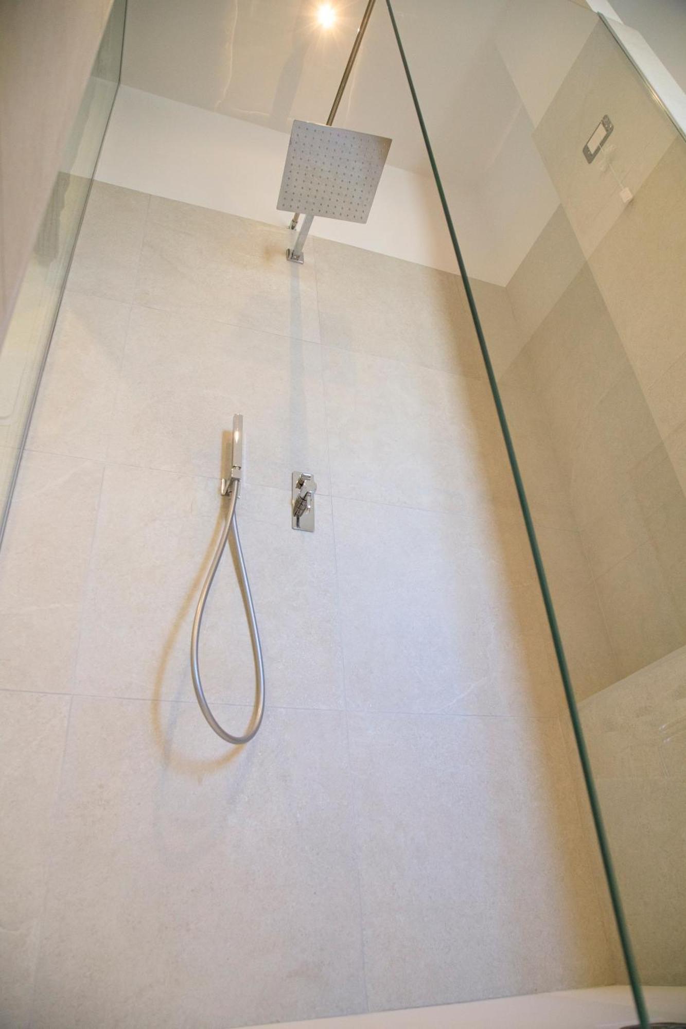 Domus Vivian Hotel Montecorvino Pugliano Екстериор снимка