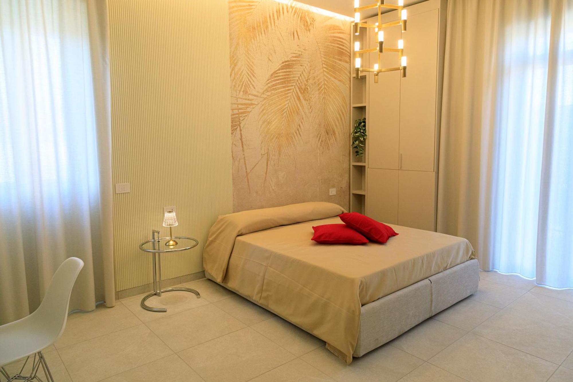 Domus Vivian Hotel Montecorvino Pugliano Екстериор снимка