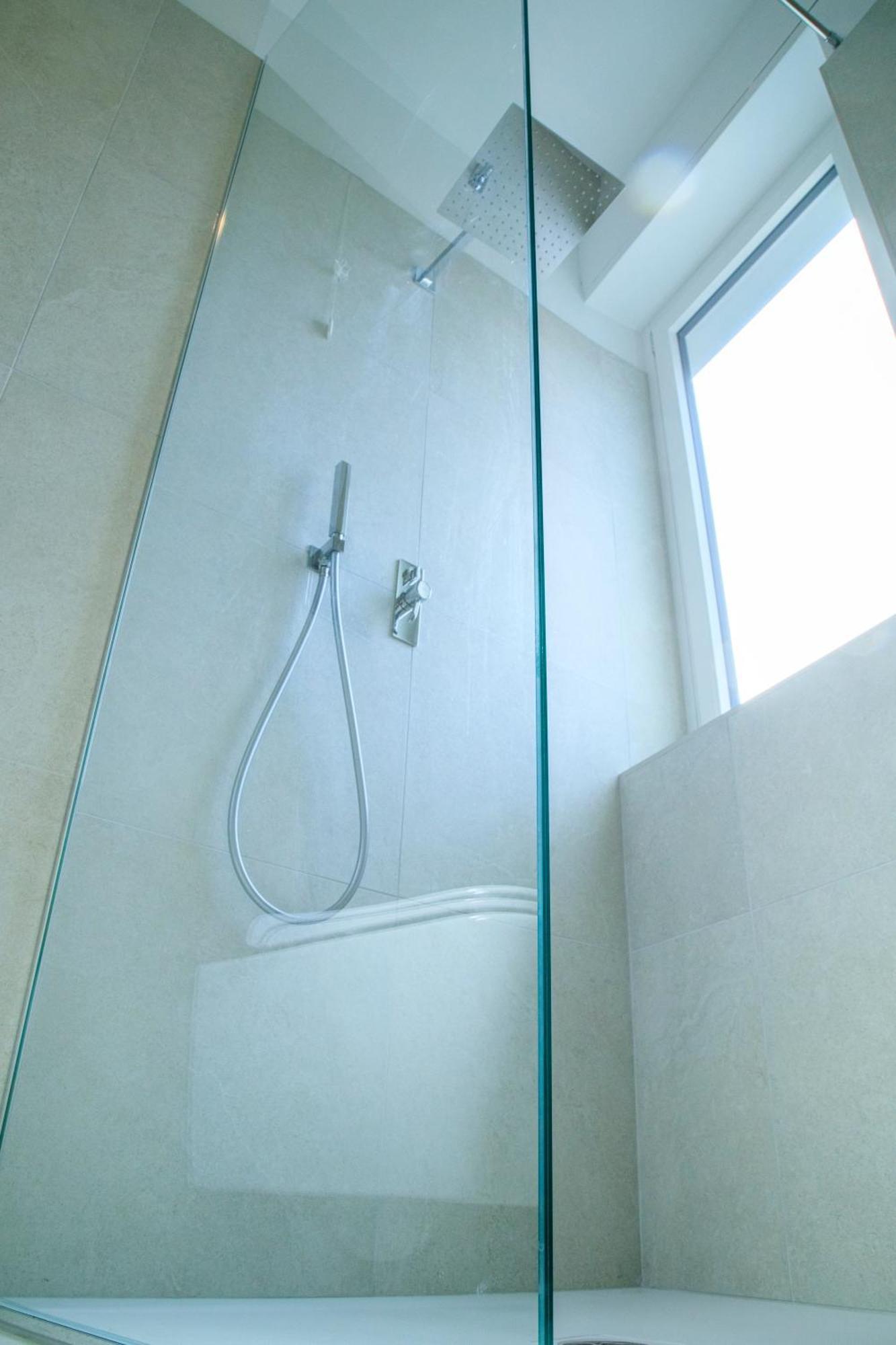 Domus Vivian Hotel Montecorvino Pugliano Екстериор снимка