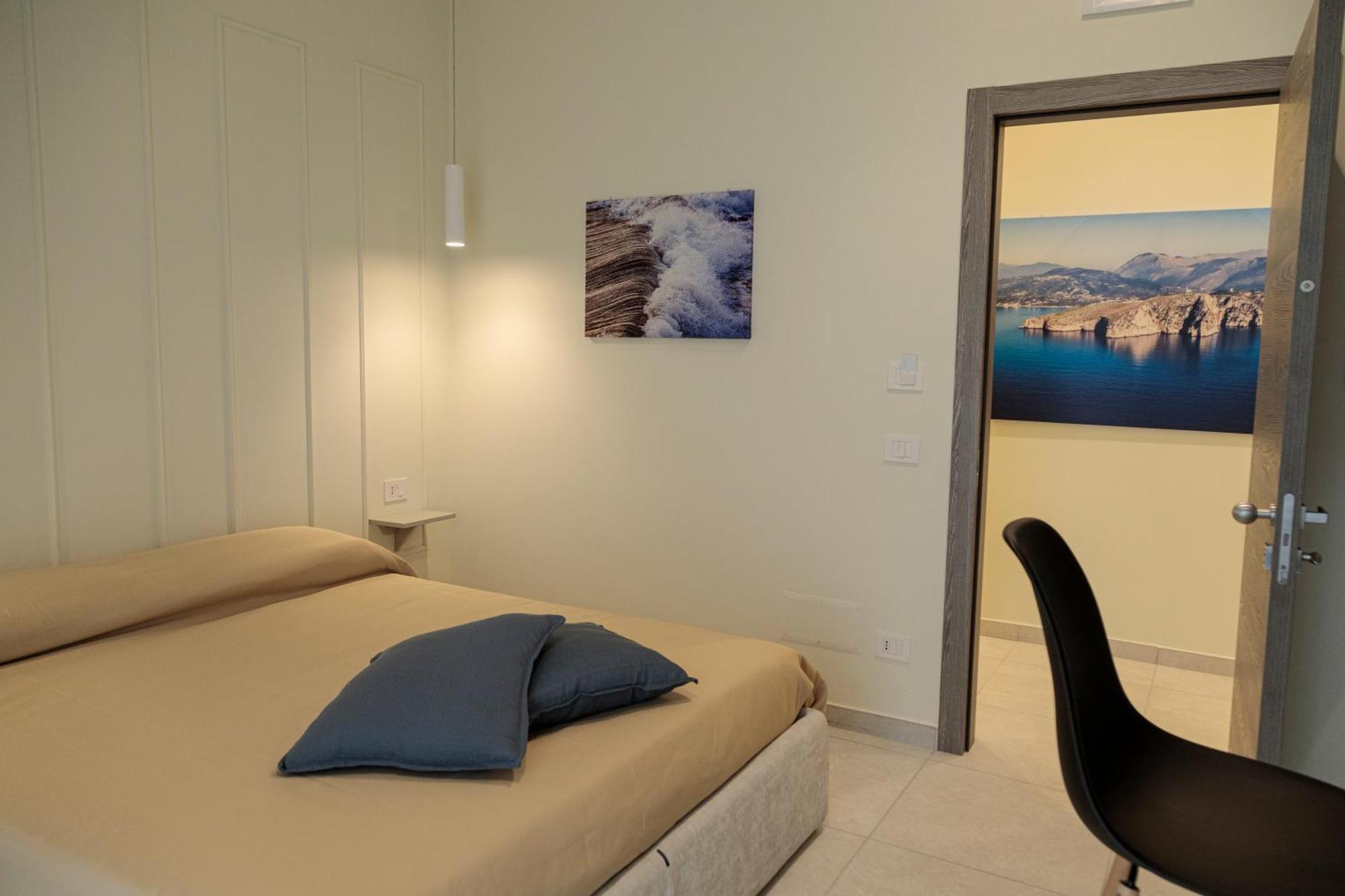 Domus Vivian Hotel Montecorvino Pugliano Екстериор снимка