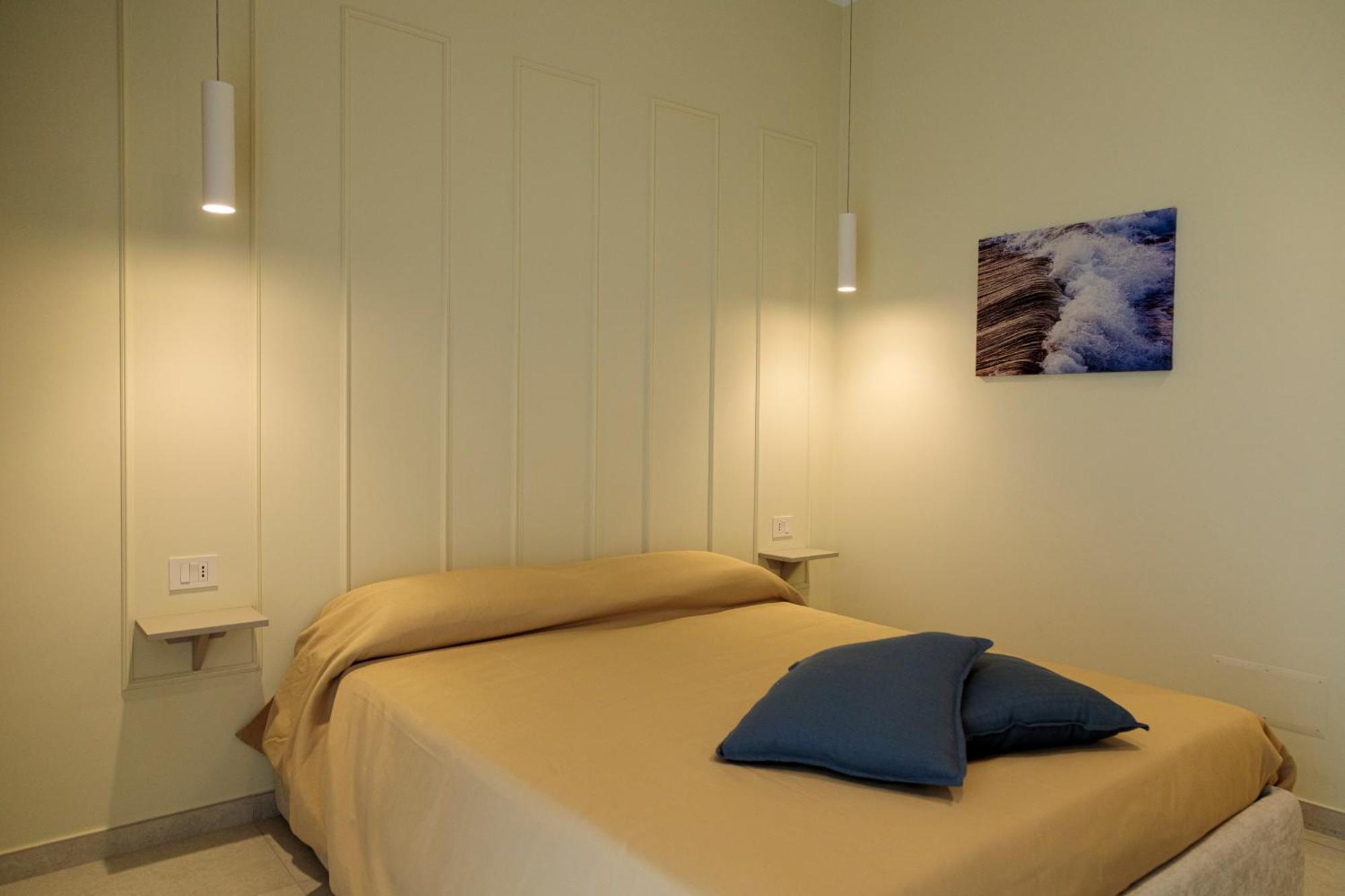 Domus Vivian Hotel Montecorvino Pugliano Екстериор снимка